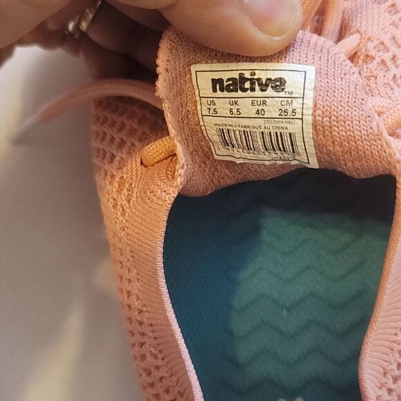 Native sneakers size  7.5 - Picture 4 of 8